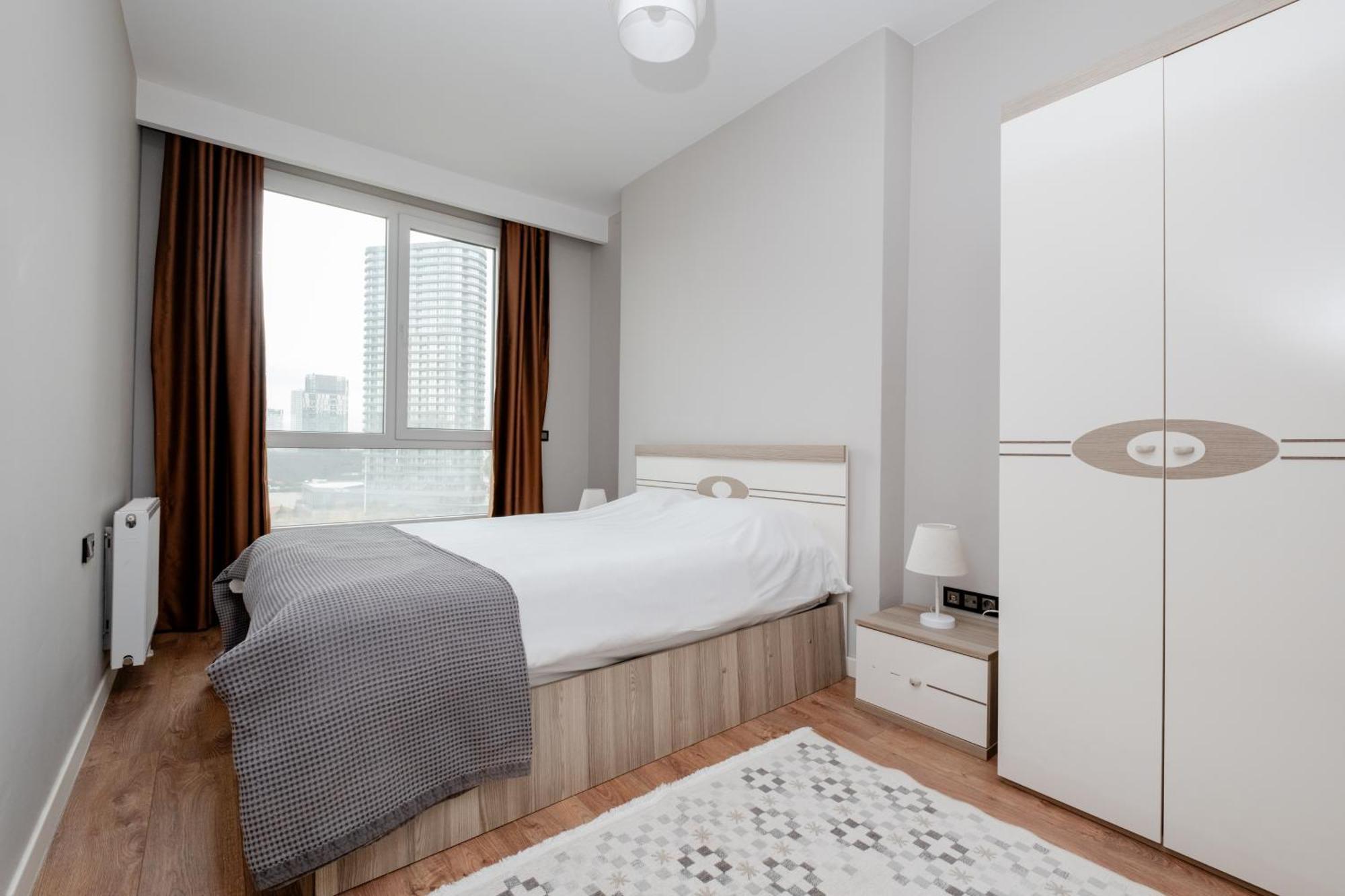 High Floor Lux